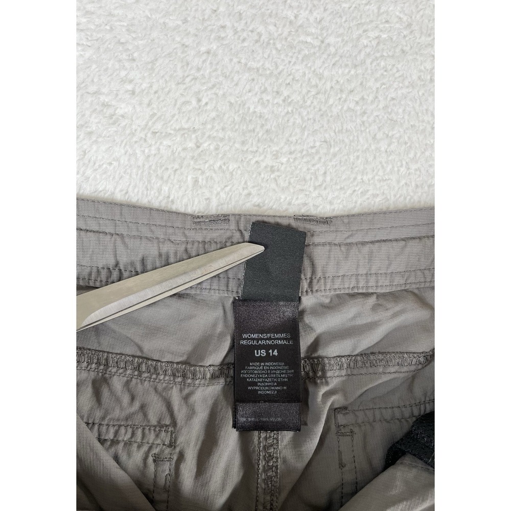 The North Face Gray Utility Pockets Hiking Camping Shorts Women's Sz 14 36x10 - Picture 6 of 10